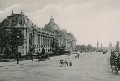 Champs-Elysees, Le Petit Palais (fotogravure) door French Photographer